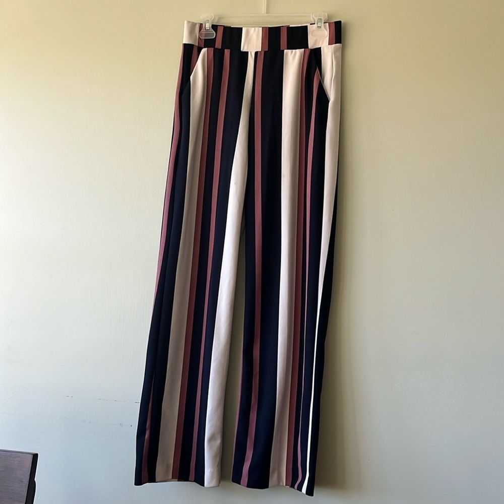 Women’s BBJ Los Angeles long straight striped wide leg pants. Size Medium.